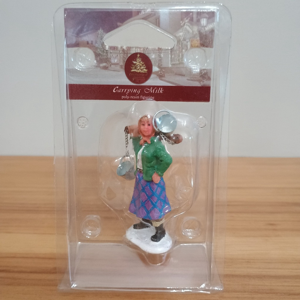 New 2000 Lemax Christmas Village Carrying Milk #02402 Retired